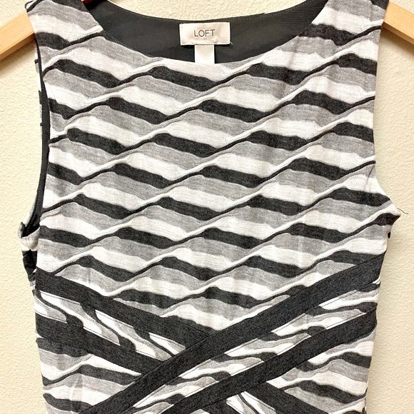 BNWT LOFT Sleeveless Sundress Sz 8 - Picture 2 of 6